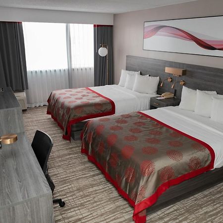 Hotel Ramada By Wyndham Cedar Rapids Extérieur photo