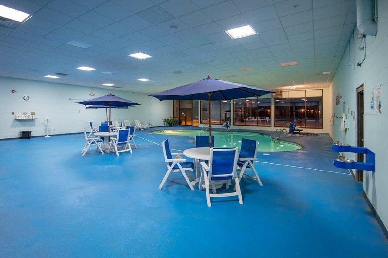 Hotel Ramada By Wyndham Cedar Rapids Extérieur photo