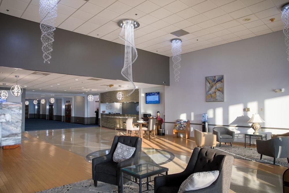 Hotel Ramada By Wyndham Cedar Rapids Extérieur photo